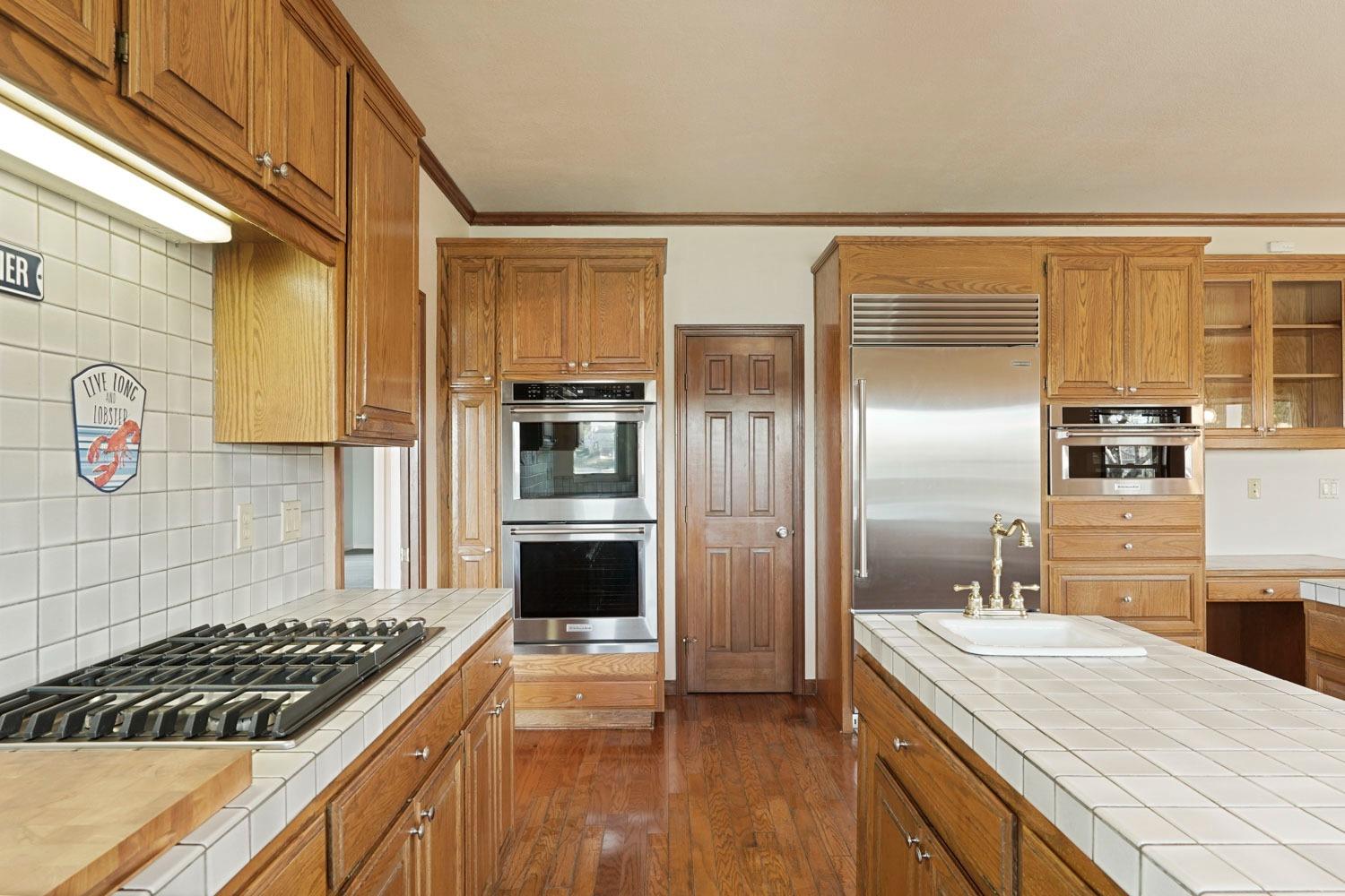 Detail Gallery Image 19 of 42 For 3551 Bluelake Cir, Stockton,  CA 95219 - 5 Beds | 4 Baths