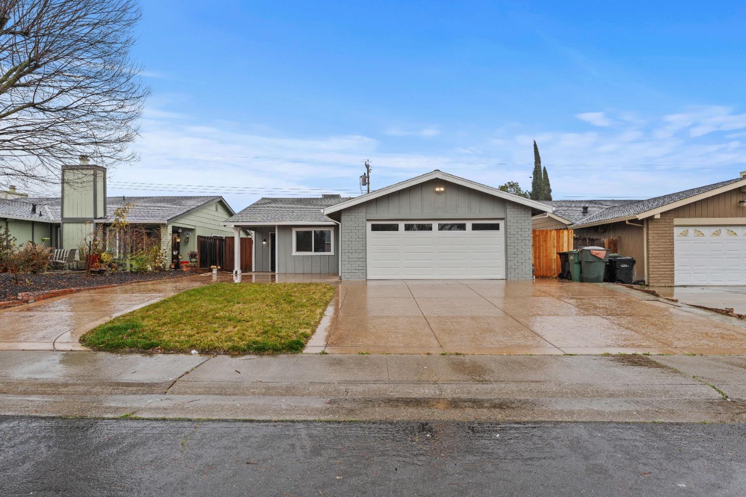 Detail Gallery Image 1 of 1 For 6412 Sagebrush Way, Sacramento,  CA 95842 - 3 Beds | 2 Baths