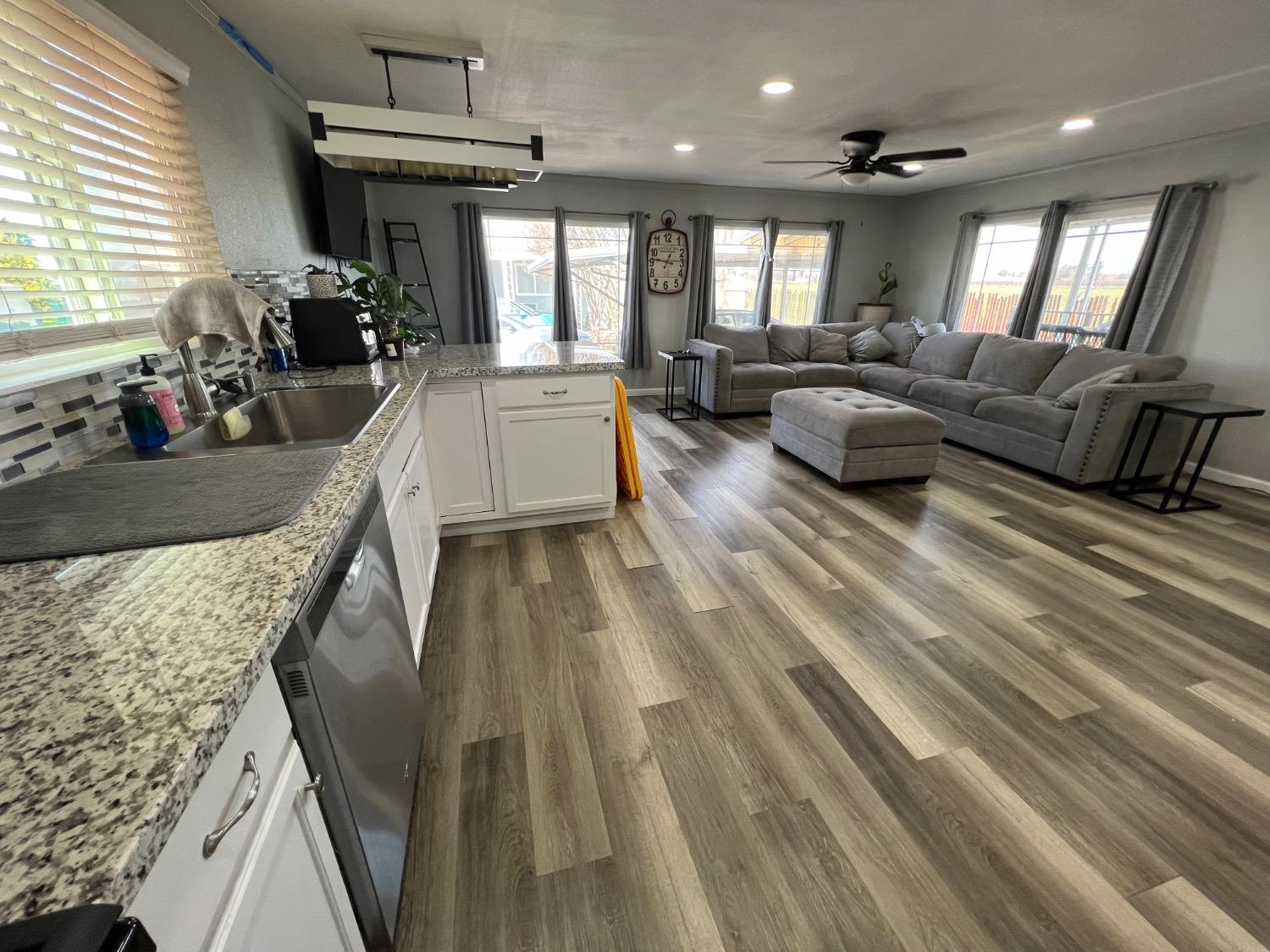 Detail Gallery Image 1 of 33 For 2240 Golden Oak Ln 33, Merced,  CA 95341 - 2 Beds | 2 Baths