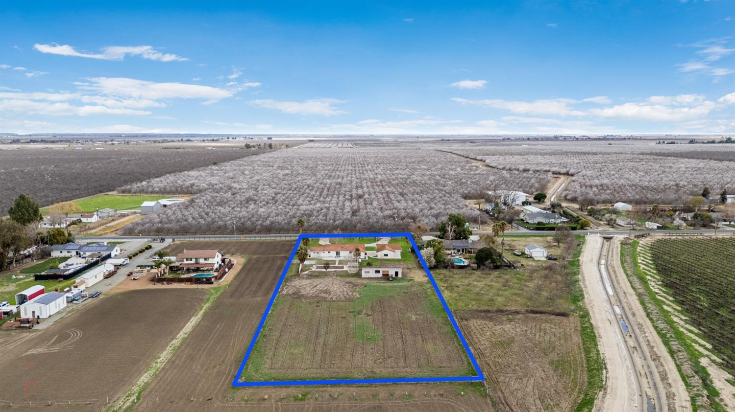 Detail Gallery Image 6 of 76 For 32475 S Bird Rd, Tracy,  CA 95304 - 4 Beds | 2/1 Baths