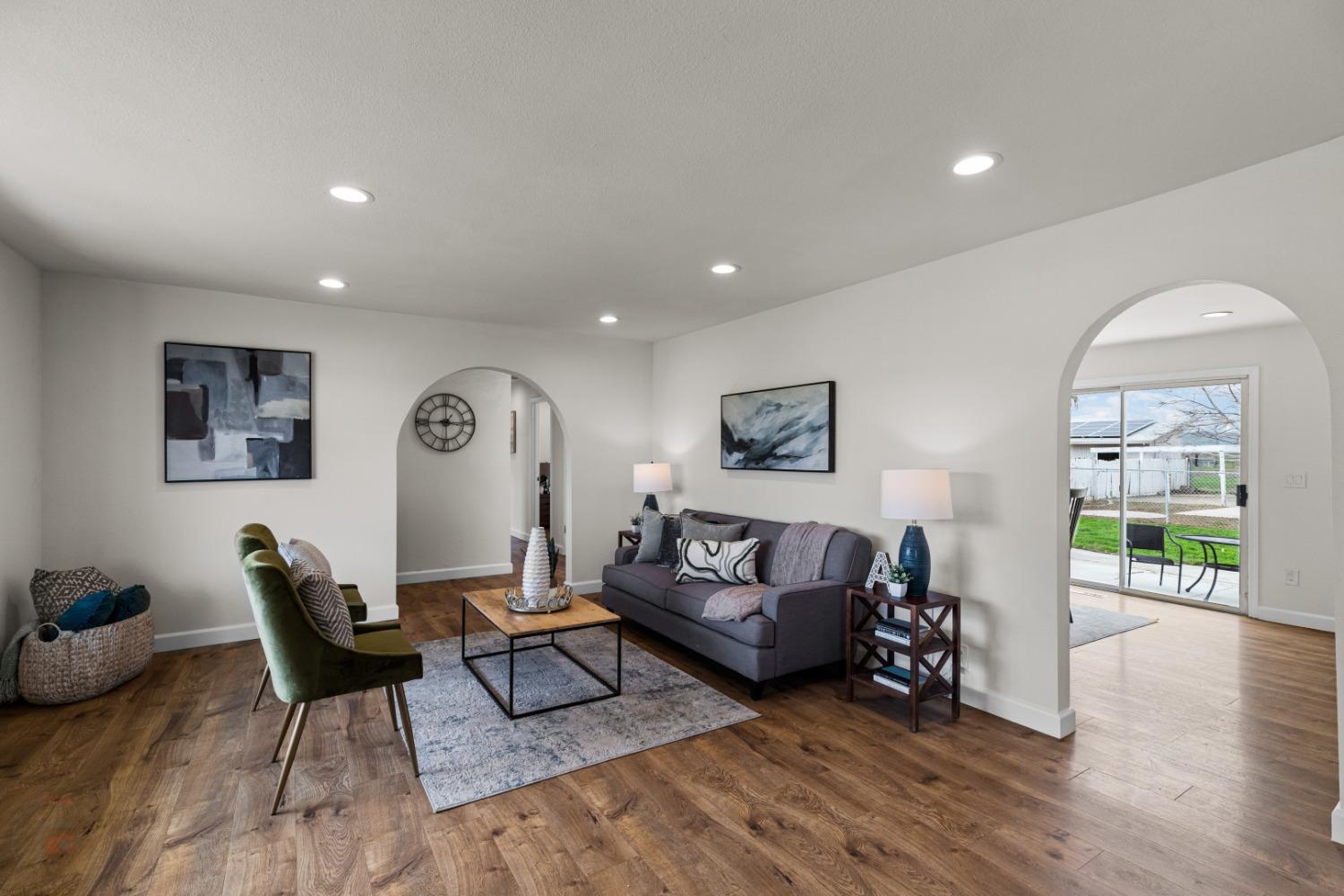 Detail Gallery Image 13 of 76 For 32475 S Bird Rd, Tracy,  CA 95304 - 4 Beds | 2/1 Baths