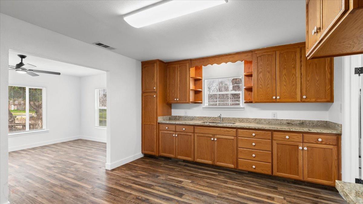 Detail Gallery Image 21 of 71 For 21915 Oleander Ave, Manteca,  CA 95337 - 3 Beds | 2 Baths