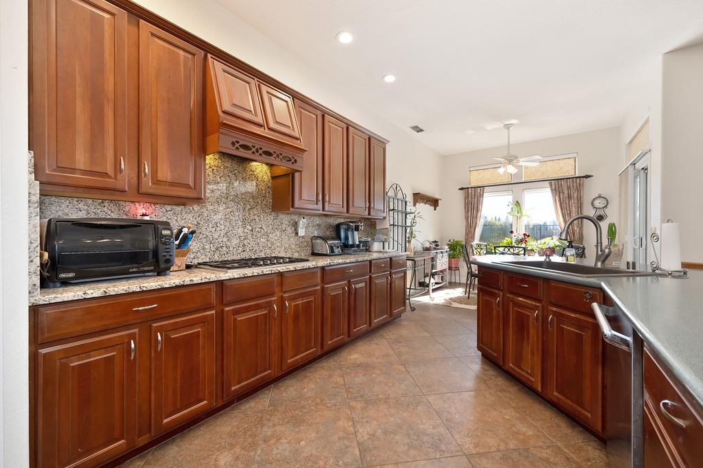 Danielle Drive, Roseville, California image 20