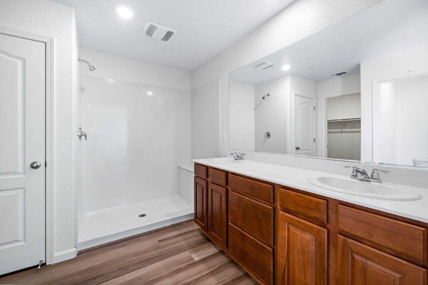Detail Gallery Image 14 of 18 For 2151 Rita Ct, Linda,  CA 95901 - 5 Beds | 3 Baths