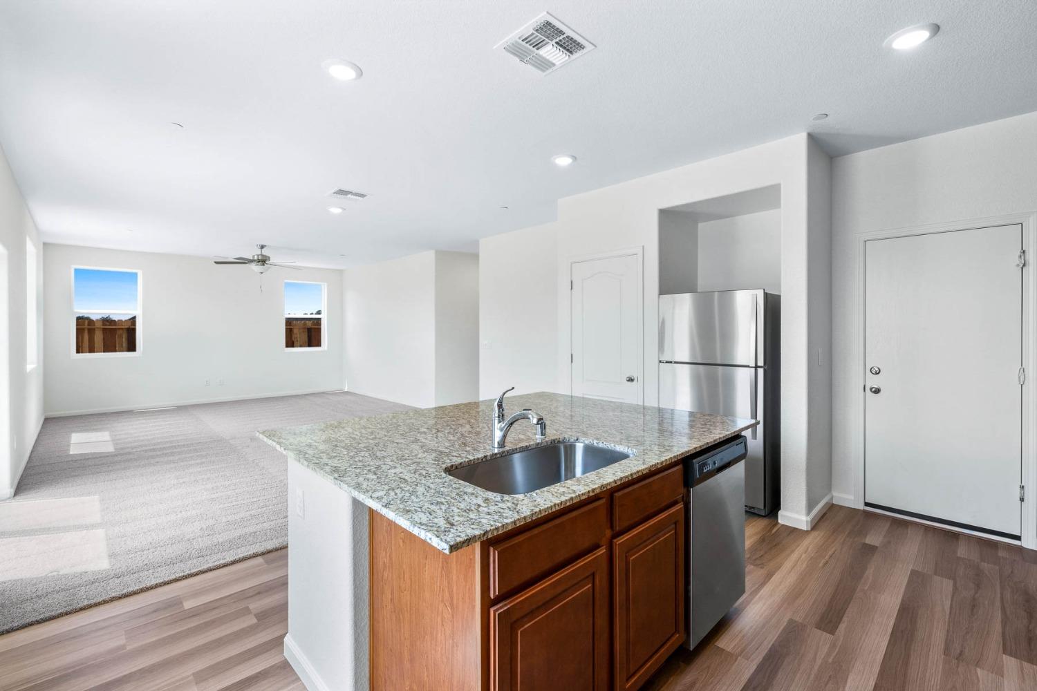 Detail Gallery Image 11 of 18 For 2151 Rita Ct, Linda,  CA 95901 - 5 Beds | 3 Baths