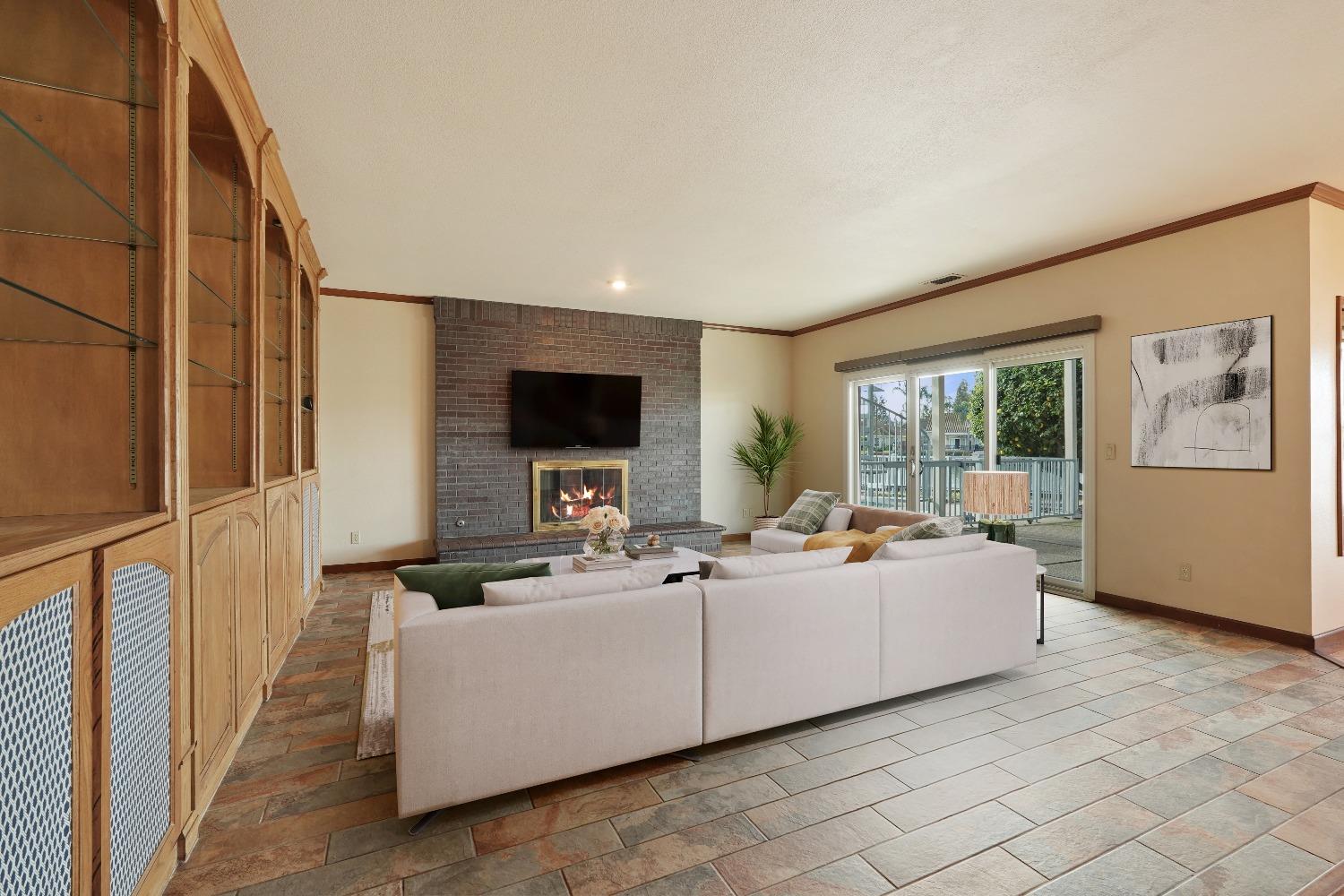 Detail Gallery Image 3 of 42 For 3551 Bluelake Cir, Stockton,  CA 95219 - 5 Beds | 4 Baths