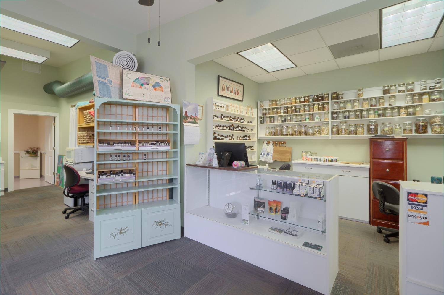 Detail Gallery Image 9 of 44 For 720 Main St #B,  Woodland,  CA 95695 - – Beds | – Baths
