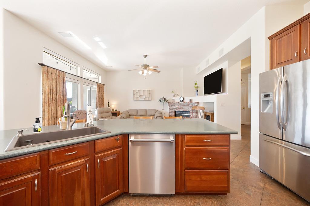 Danielle Drive, Roseville, California image 27