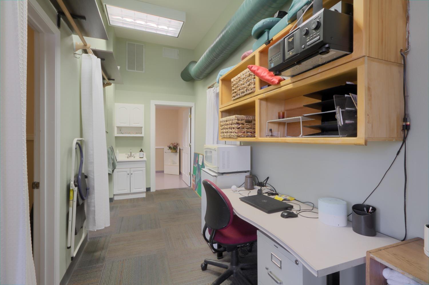 Detail Gallery Image 10 of 44 For 720 Main St #B,  Woodland,  CA 95695 - – Beds | – Baths