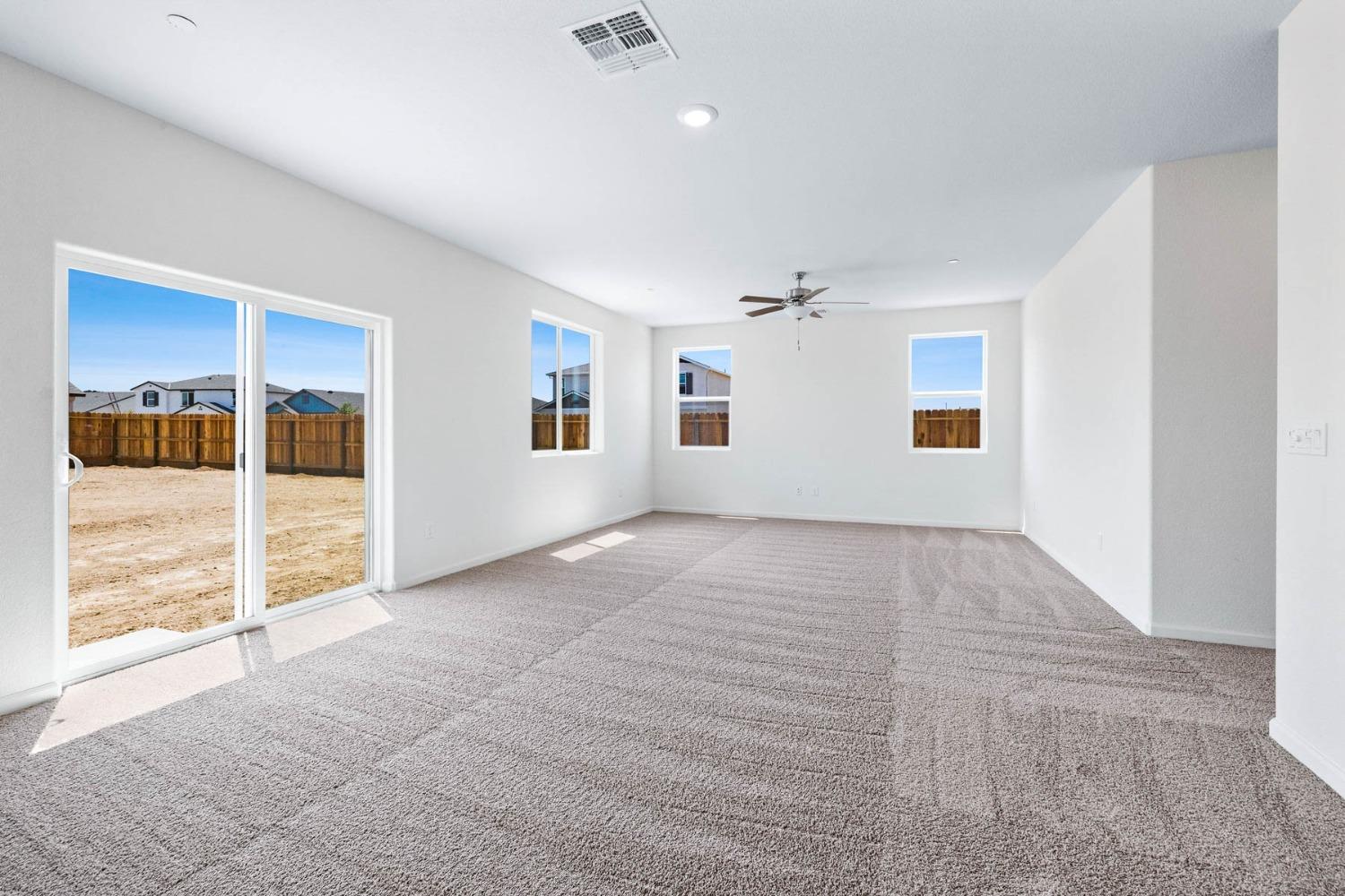 Detail Gallery Image 7 of 18 For 2151 Rita Ct, Linda,  CA 95901 - 5 Beds | 3 Baths