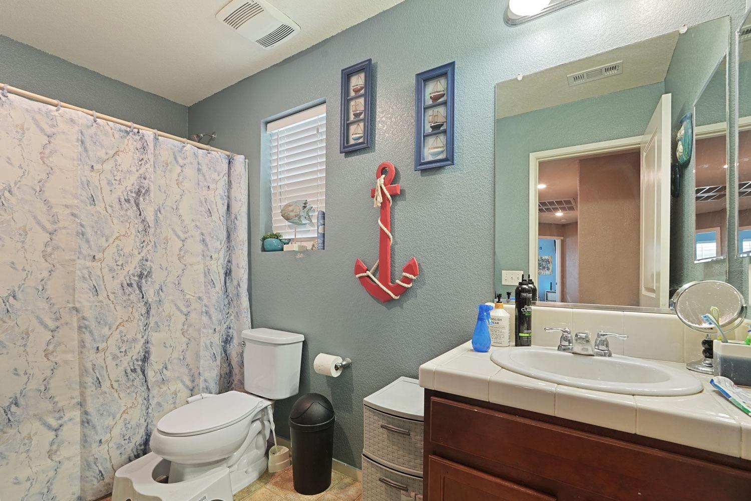 Detail Gallery Image 9 of 16 For 3515 Carly Dr, Stockton,  CA 95205 - 3 Beds | 2/1 Baths