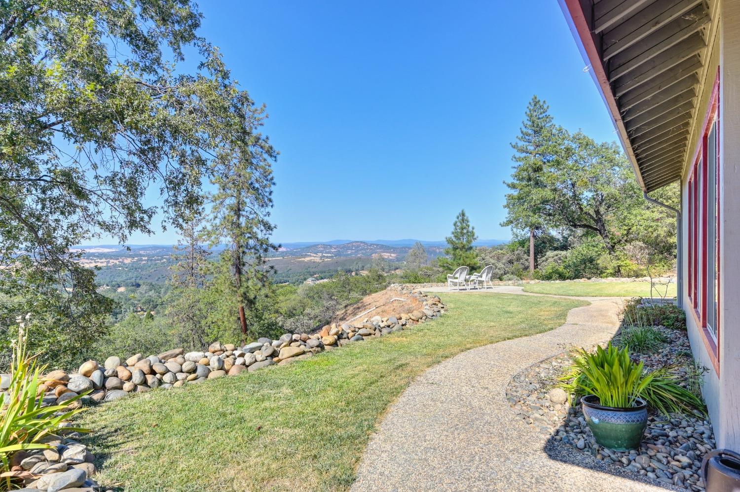 Detail Gallery Image 10 of 81 For 3472 See View Court, Rescue,  CA 95672 - 4 Beds | 3 Baths