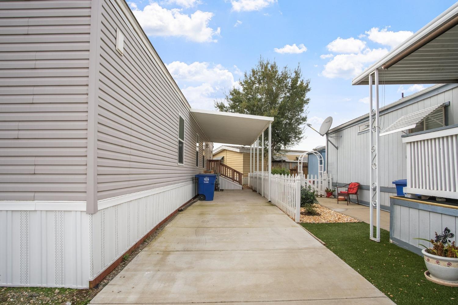 Detail Gallery Image 3 of 29 For 1400 Meredith Ave 81, Gustine,  CA 95322 - 3 Beds | 2 Baths