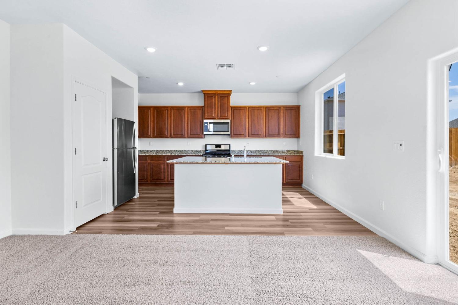 Detail Gallery Image 9 of 18 For 2151 Rita Ct, Linda,  CA 95901 - 5 Beds | 3 Baths