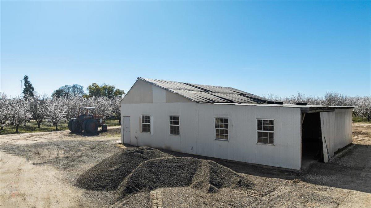 Detail Gallery Image 47 of 71 For 21915 Oleander Ave, Manteca,  CA 95337 - 3 Beds | 2 Baths