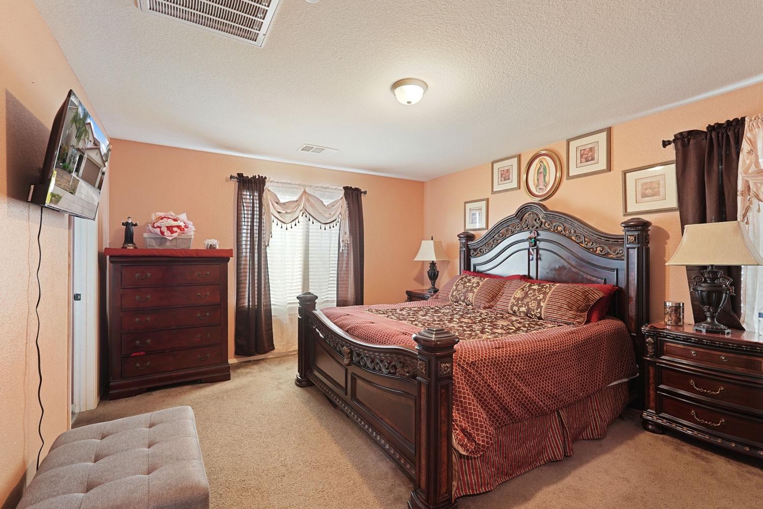Detail Gallery Image 10 of 16 For 3515 Carly Dr, Stockton,  CA 95205 - 3 Beds | 2/1 Baths