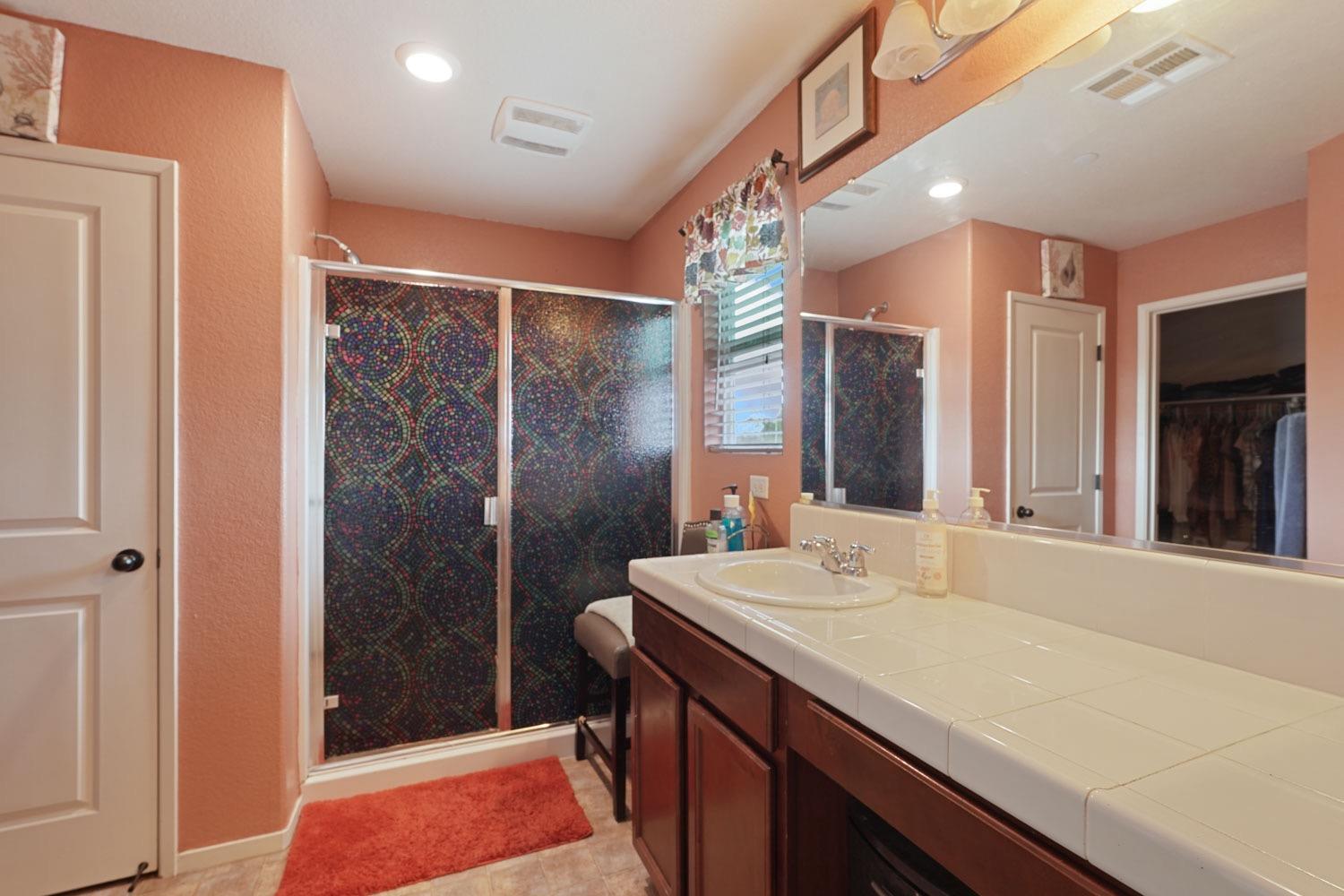 Detail Gallery Image 7 of 16 For 3515 Carly Dr, Stockton,  CA 95205 - 3 Beds | 2/1 Baths