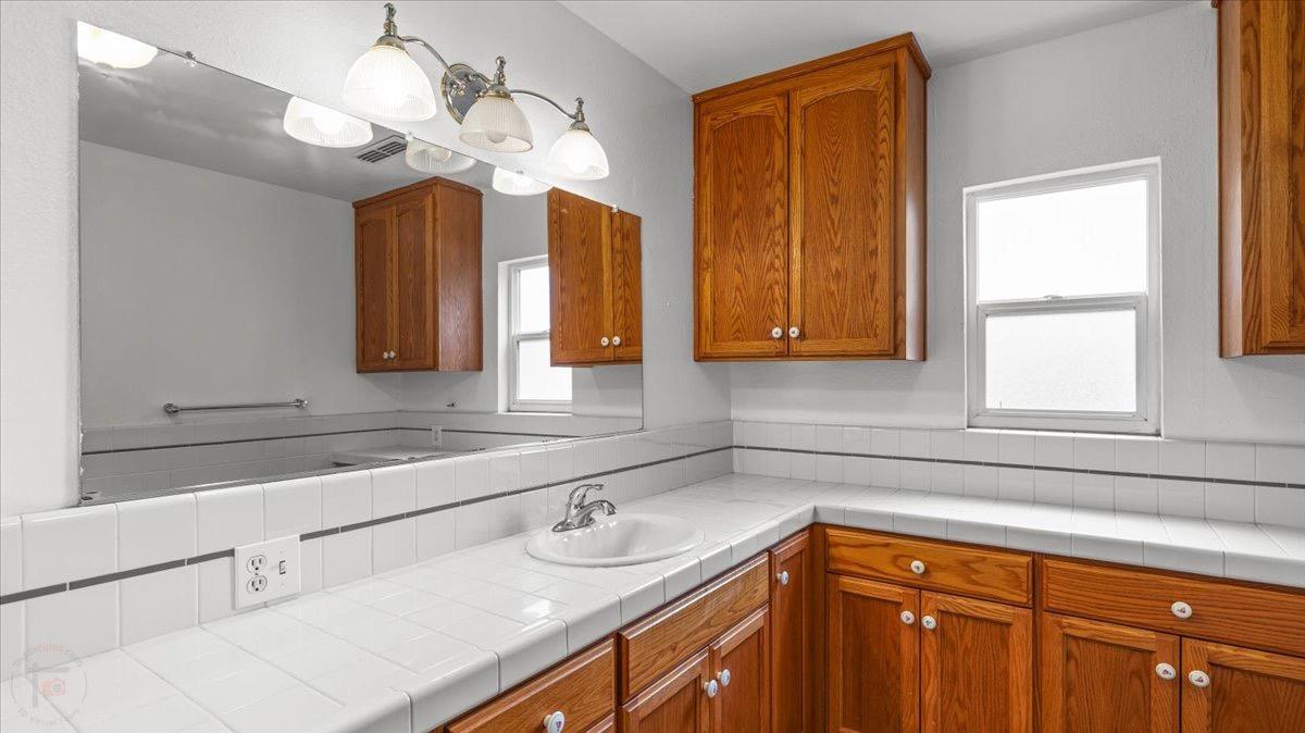 Detail Gallery Image 37 of 71 For 21915 Oleander Ave, Manteca,  CA 95337 - 3 Beds | 2 Baths