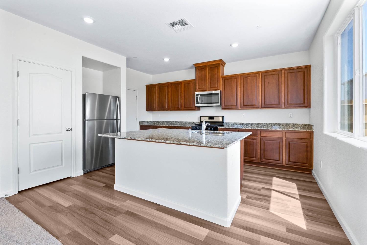 Detail Gallery Image 10 of 18 For 2151 Rita Ct, Linda,  CA 95901 - 5 Beds | 3 Baths