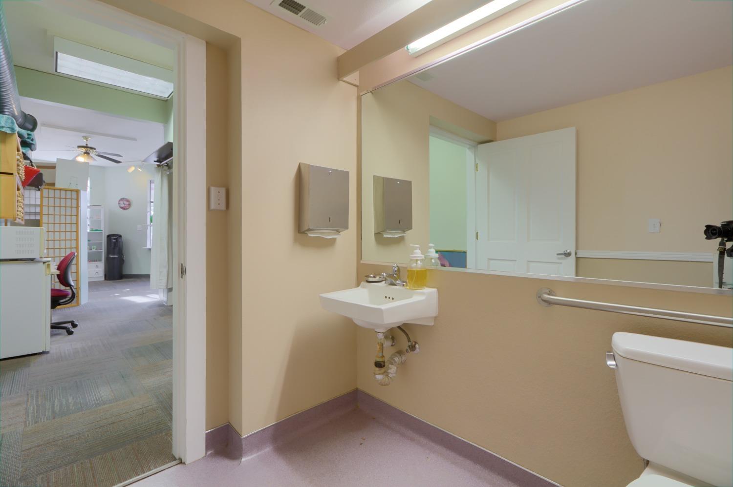 Detail Gallery Image 25 of 44 For 720 Main St #B,  Woodland,  CA 95695 - – Beds | – Baths