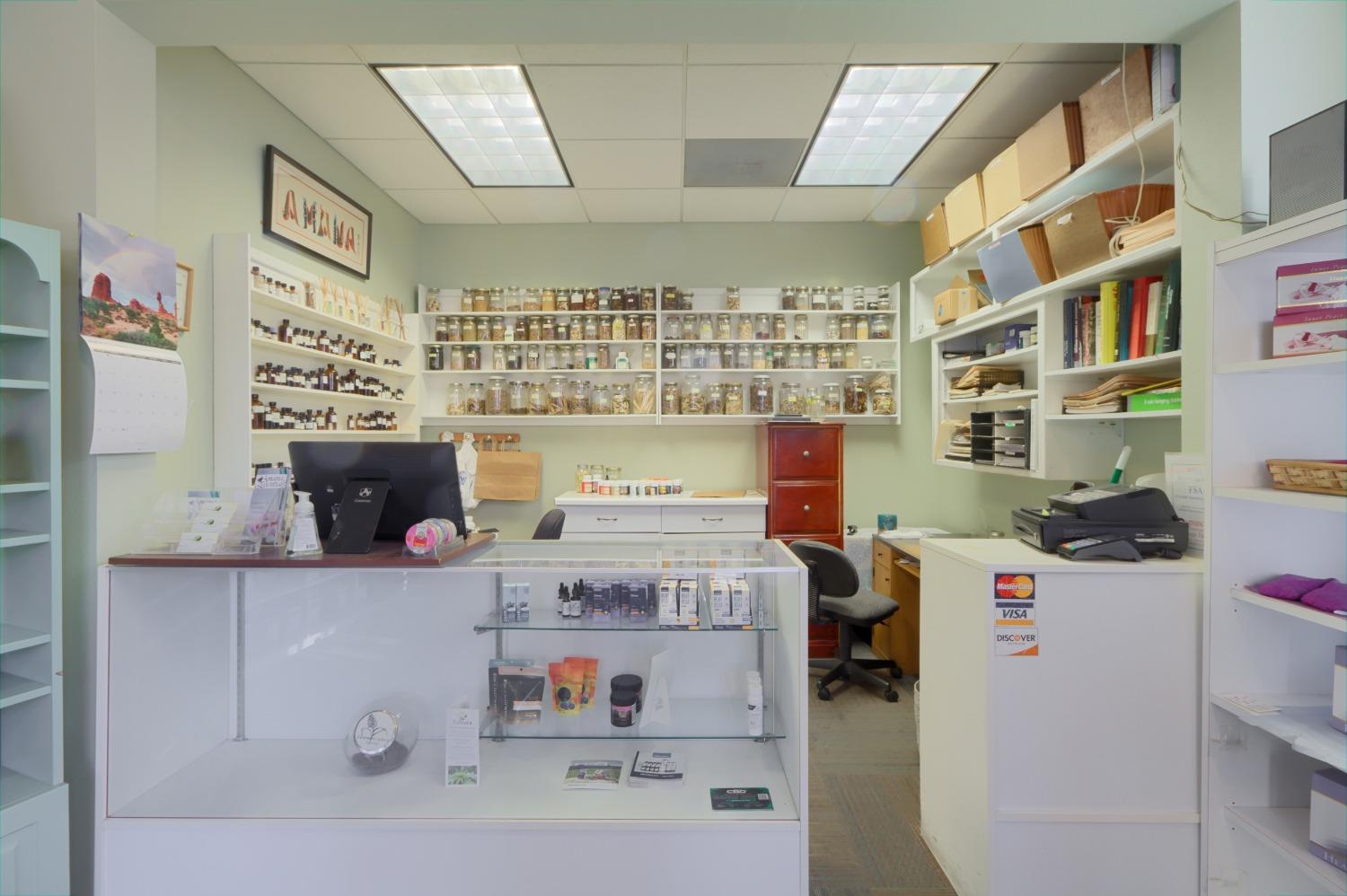 Detail Gallery Image 8 of 44 For 720 Main St #B,  Woodland,  CA 95695 - – Beds | – Baths