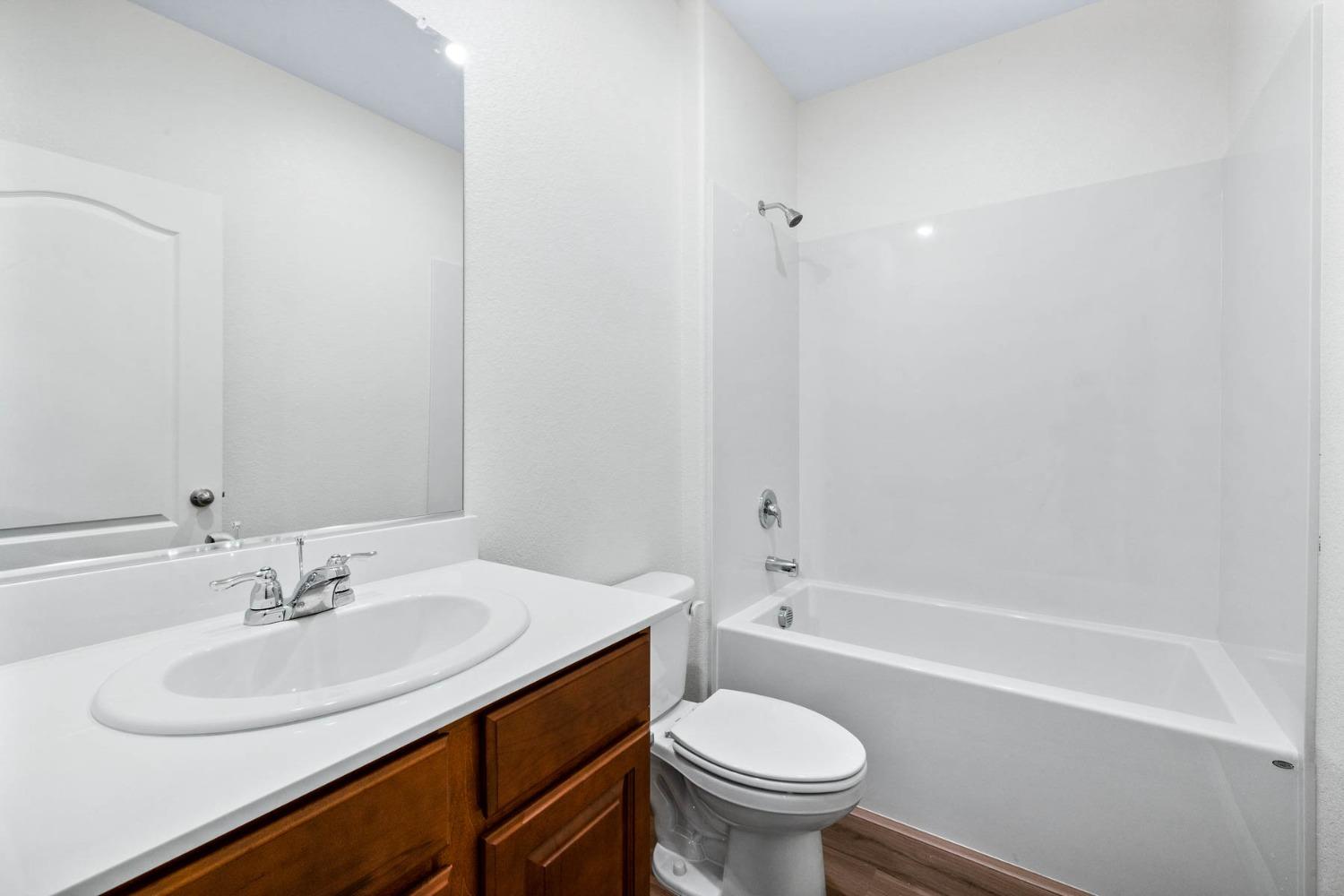 Detail Gallery Image 5 of 18 For 2151 Rita Ct, Linda,  CA 95901 - 5 Beds | 3 Baths