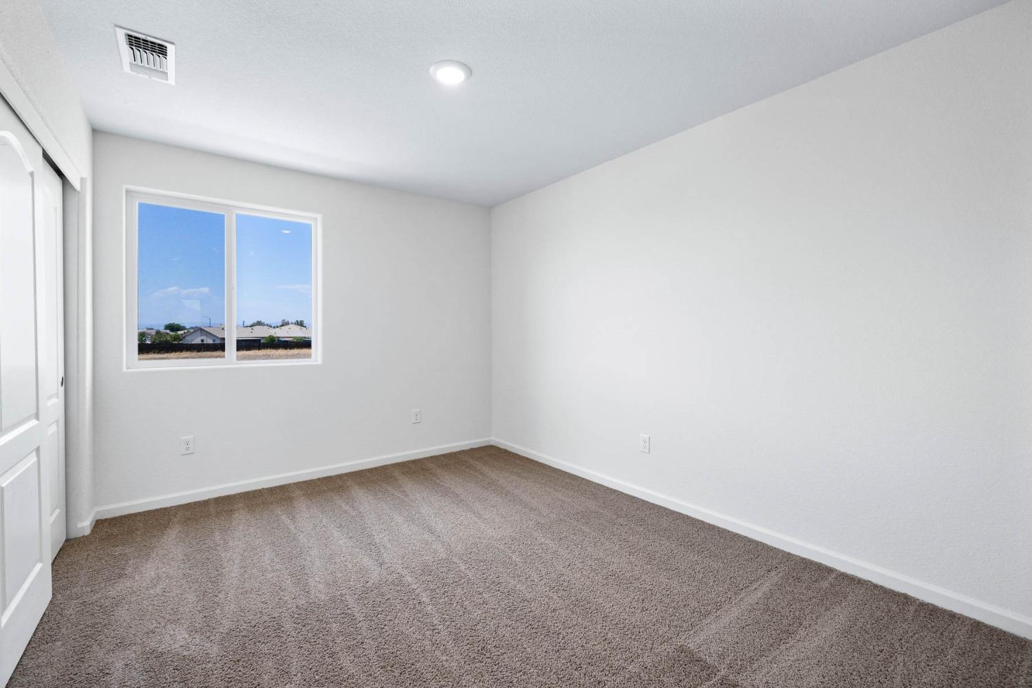 Detail Gallery Image 15 of 18 For 2151 Rita Ct, Linda,  CA 95901 - 5 Beds | 3 Baths