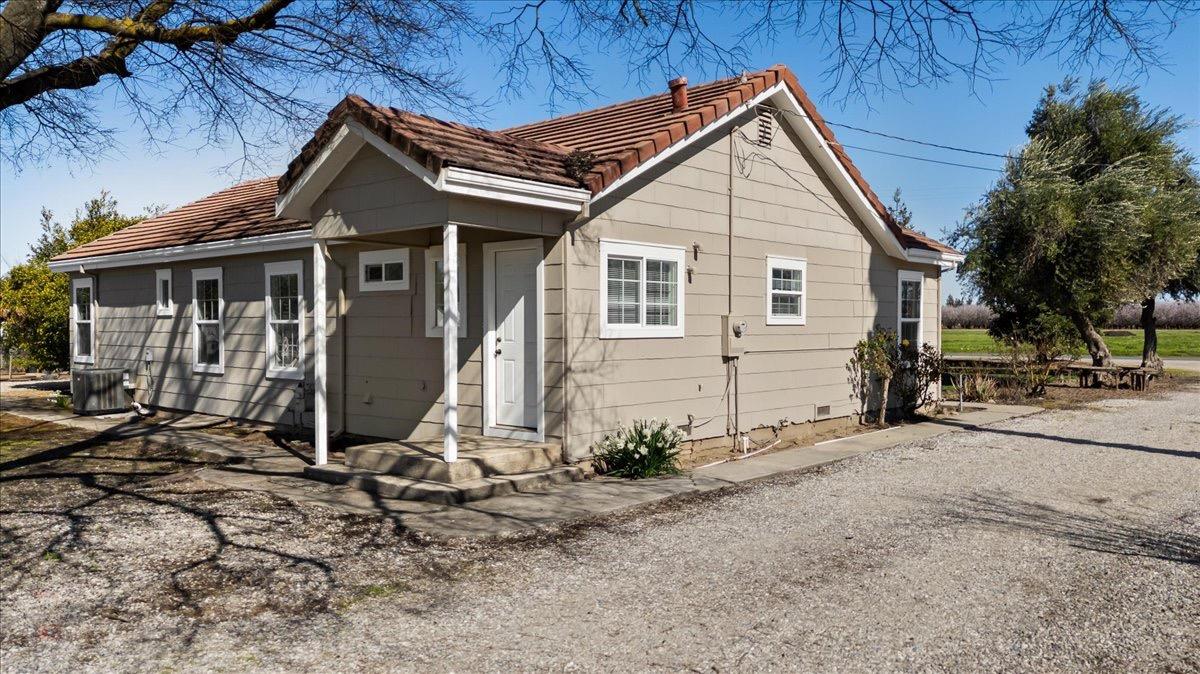 Detail Gallery Image 42 of 71 For 21915 Oleander Ave, Manteca,  CA 95337 - 3 Beds | 2 Baths