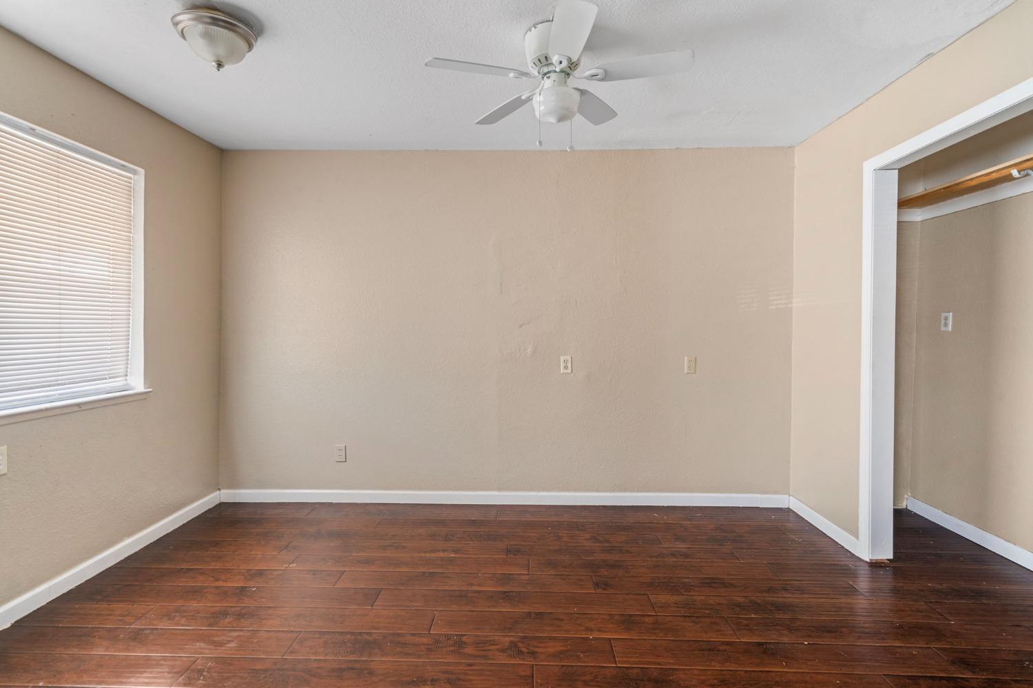 Detail Gallery Image 10 of 38 For 2039 E 9th St, Stockton,  CA 95206 - 5 Beds | 2 Baths