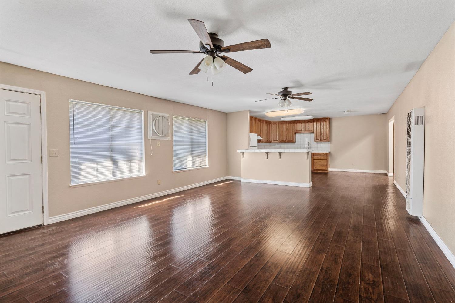 Detail Gallery Image 17 of 38 For 2039 E 9th St, Stockton,  CA 95206 - 5 Beds | 2 Baths