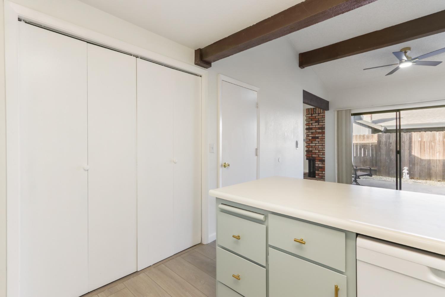 Deville Oaks Way, Citrus Heights, California image 19