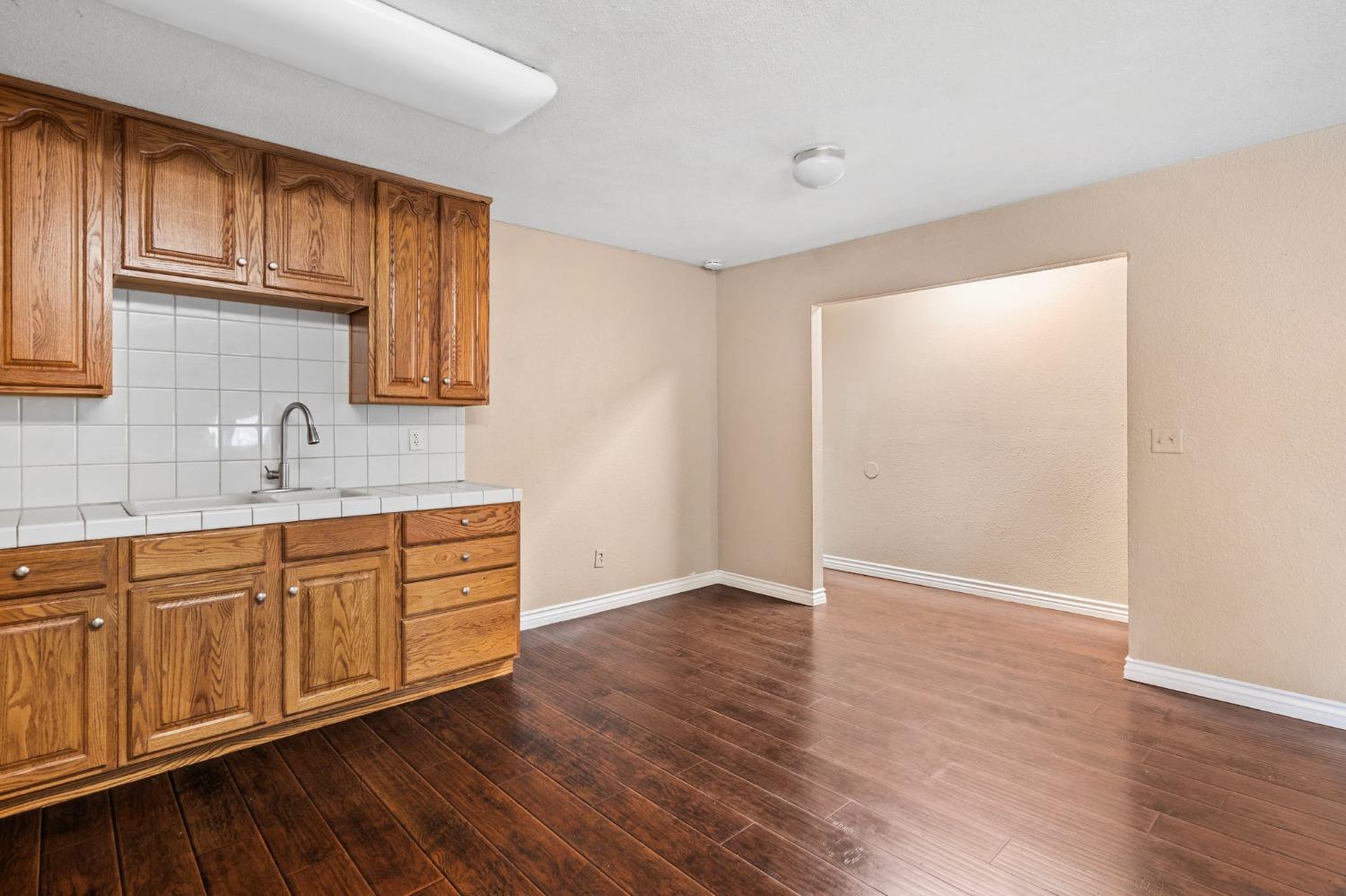 Detail Gallery Image 24 of 38 For 2039 E 9th St, Stockton,  CA 95206 - 5 Beds | 2 Baths