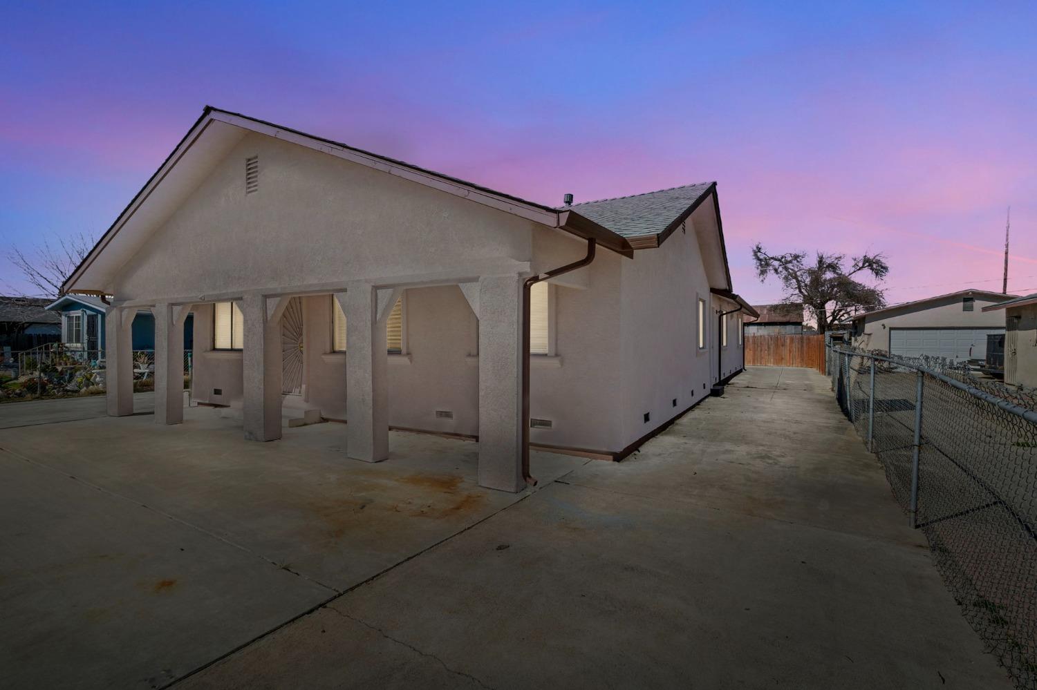 Detail Gallery Image 38 of 38 For 2039 E 9th St, Stockton,  CA 95206 - 5 Beds | 2 Baths