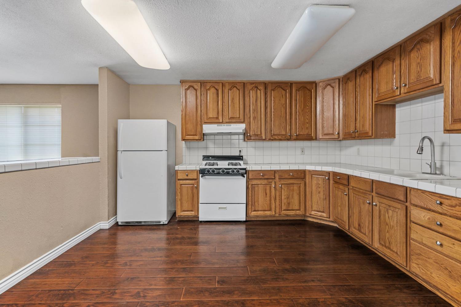 Detail Gallery Image 26 of 38 For 2039 E 9th St, Stockton,  CA 95206 - 5 Beds | 2 Baths