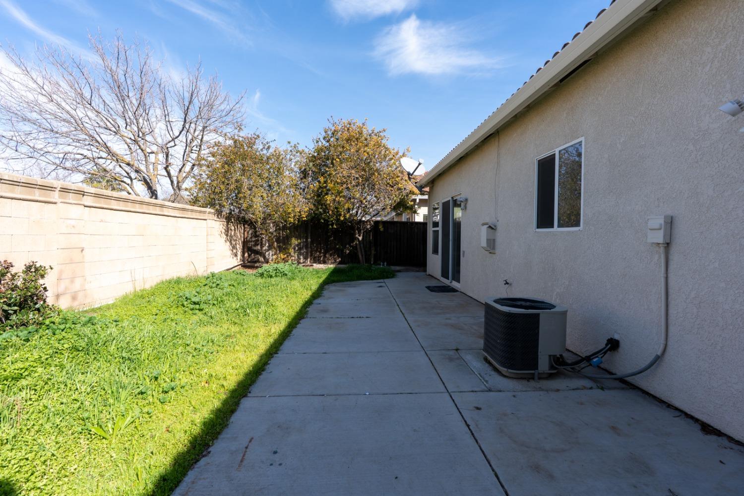 Detail Gallery Image 32 of 42 For 2955 La Vina Cir, Los Banos,  CA 93635 - 3 Beds | 2 Baths