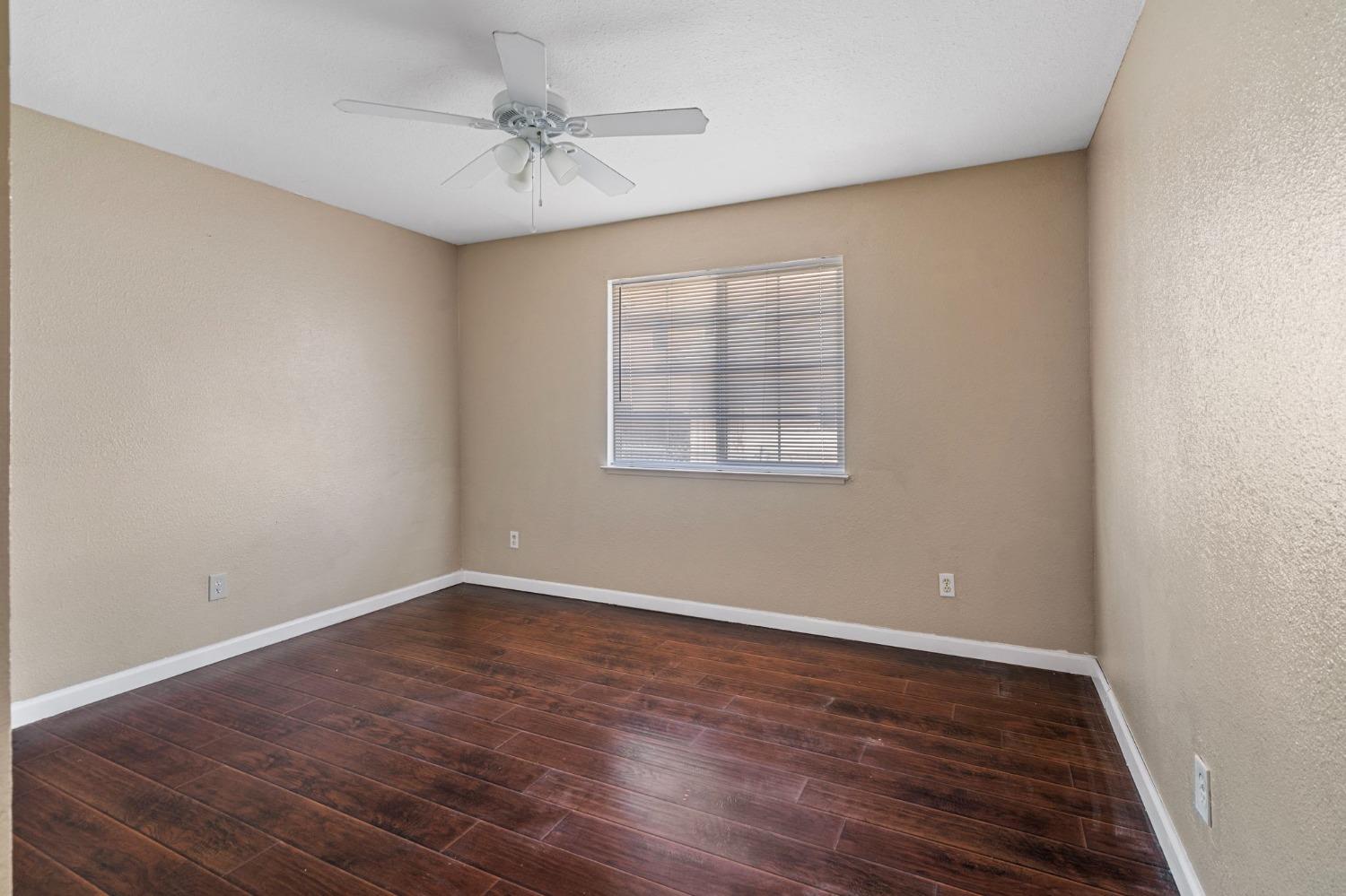 Detail Gallery Image 29 of 38 For 2039 E 9th St, Stockton,  CA 95206 - 5 Beds | 2 Baths