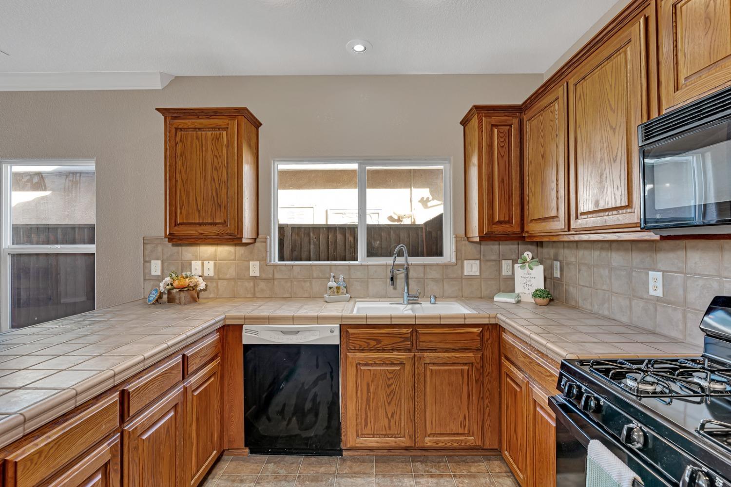 Detail Gallery Image 18 of 42 For 2955 La Vina Cir, Los Banos,  CA 93635 - 3 Beds | 2 Baths