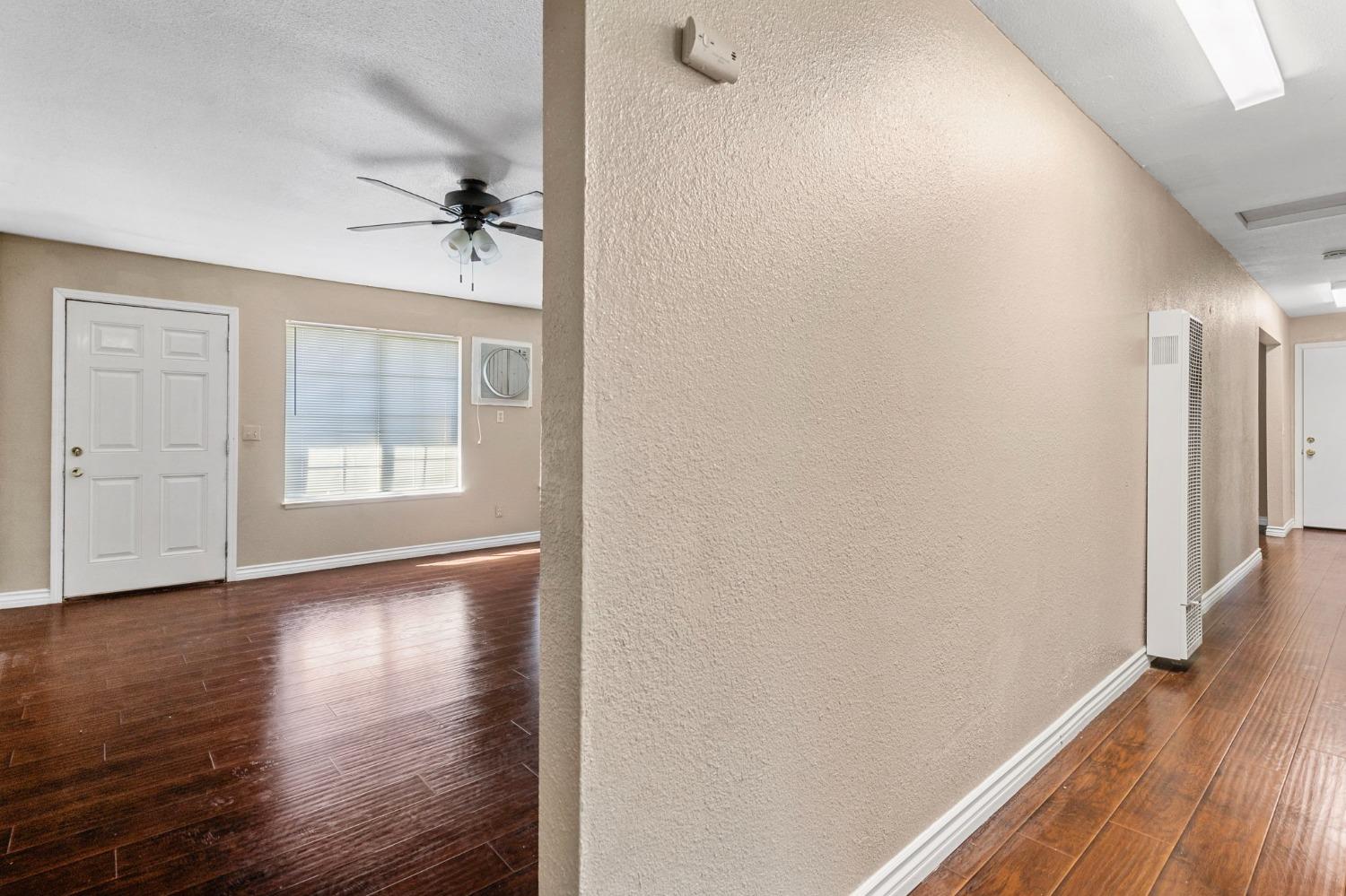 Detail Gallery Image 16 of 38 For 2039 E 9th St, Stockton,  CA 95206 - 5 Beds | 2 Baths