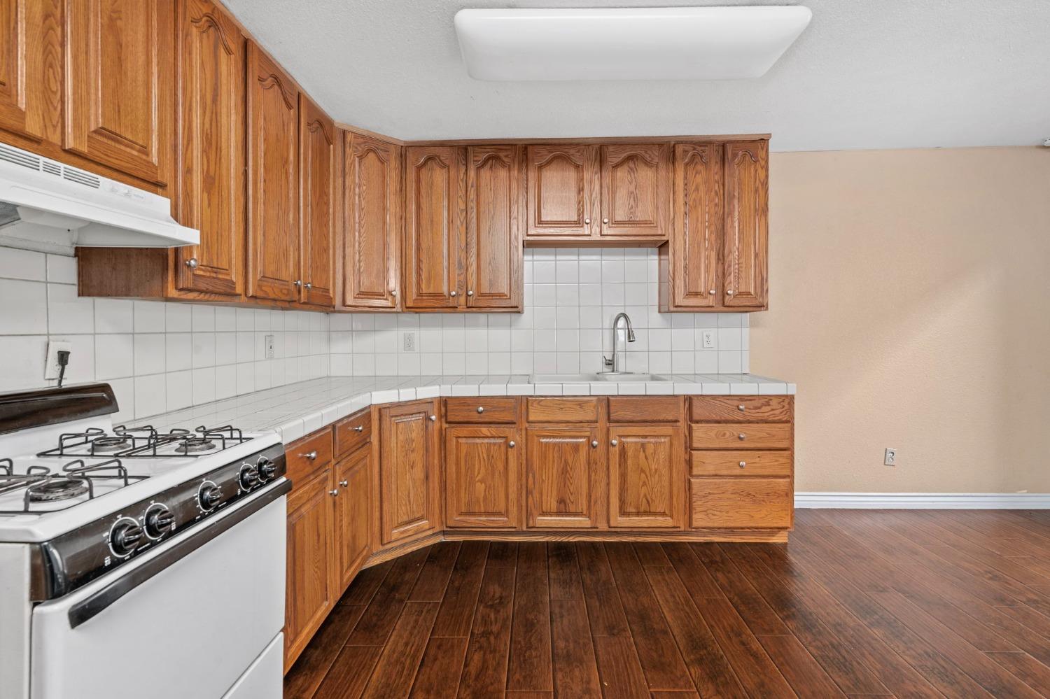 Detail Gallery Image 23 of 38 For 2039 E 9th St, Stockton,  CA 95206 - 5 Beds | 2 Baths
