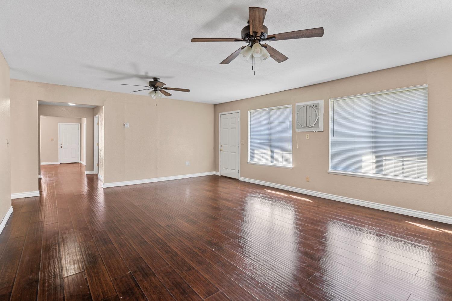 Detail Gallery Image 20 of 38 For 2039 E 9th St, Stockton,  CA 95206 - 5 Beds | 2 Baths