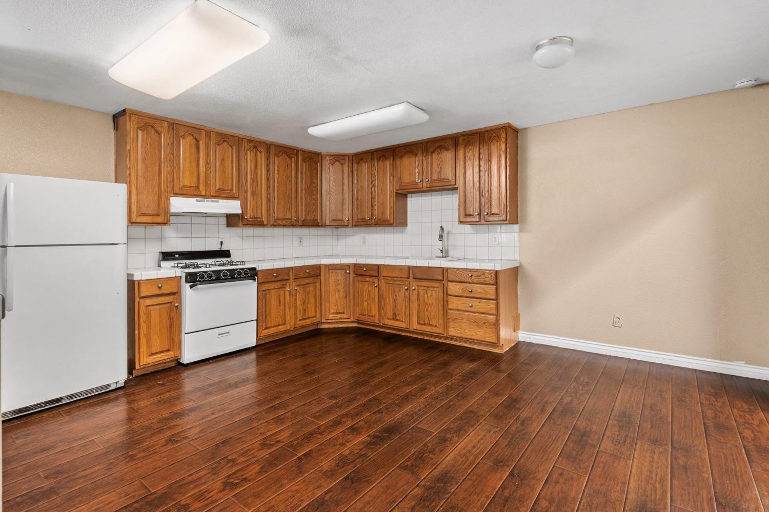Detail Gallery Image 22 of 38 For 2039 E 9th St, Stockton,  CA 95206 - 5 Beds | 2 Baths