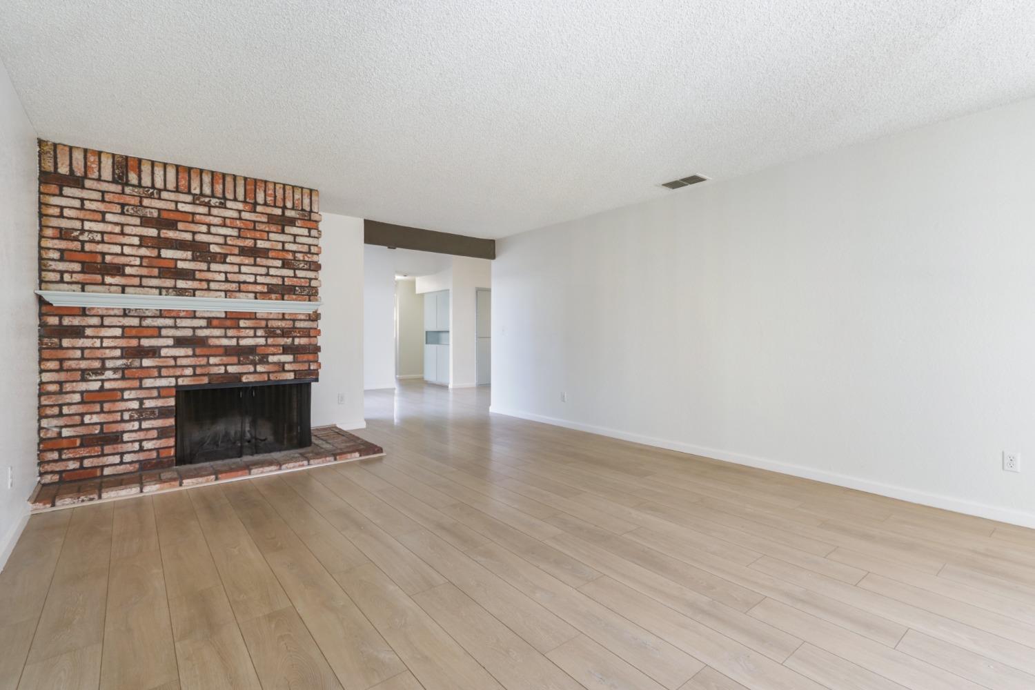 Deville Oaks Way, Citrus Heights, California image 9