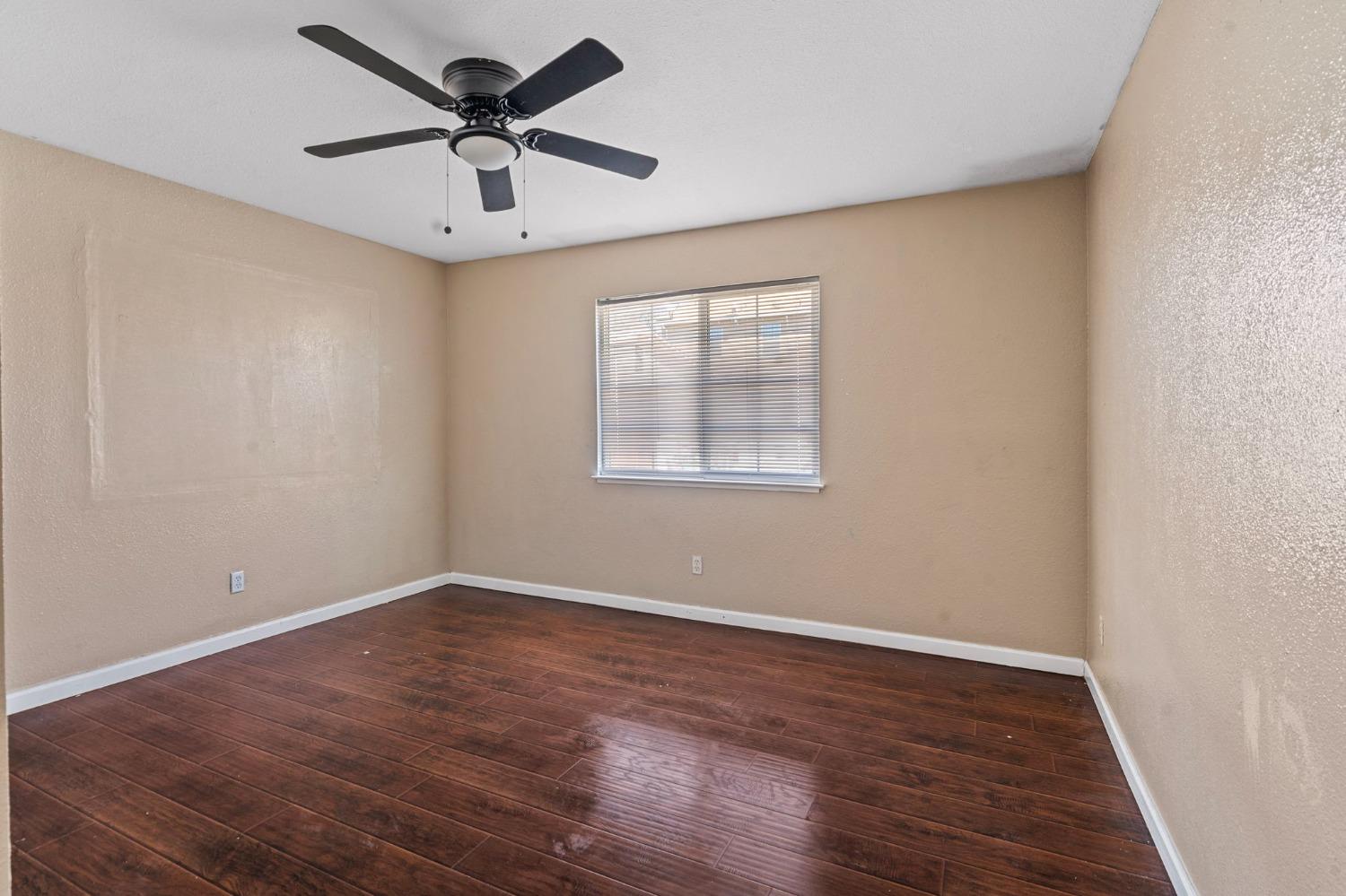 Detail Gallery Image 31 of 38 For 2039 E 9th St, Stockton,  CA 95206 - 5 Beds | 2 Baths