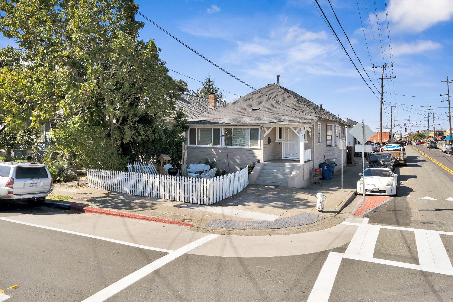 Everett St, Alameda, California image 1