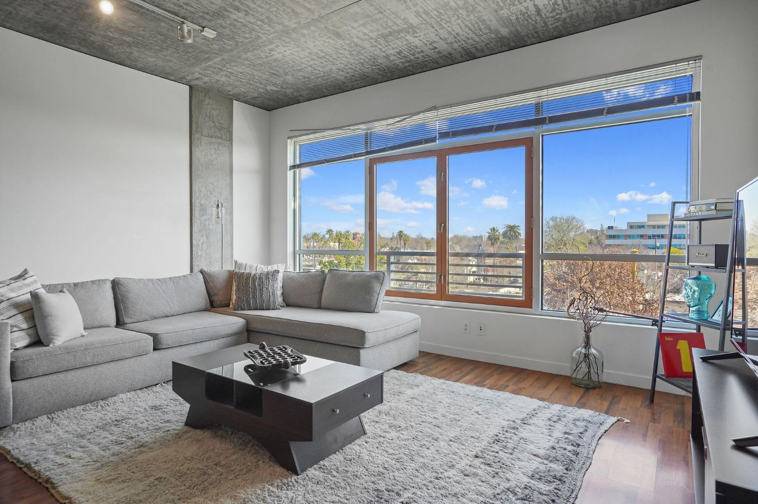 Photo #12: 225021620 Listing: Photo #12