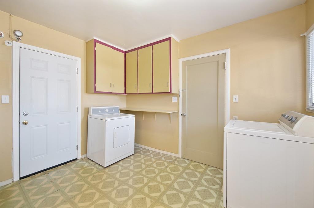 Detail Gallery Image 16 of 42 For 3650 La Habra Way, Sacramento,  CA 95864 - 4 Beds | 3 Baths