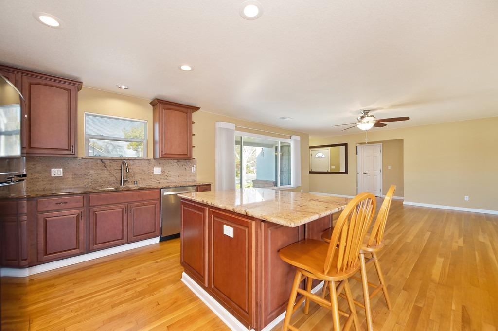 Detail Gallery Image 15 of 42 For 3650 La Habra Way, Sacramento,  CA 95864 - 4 Beds | 3 Baths