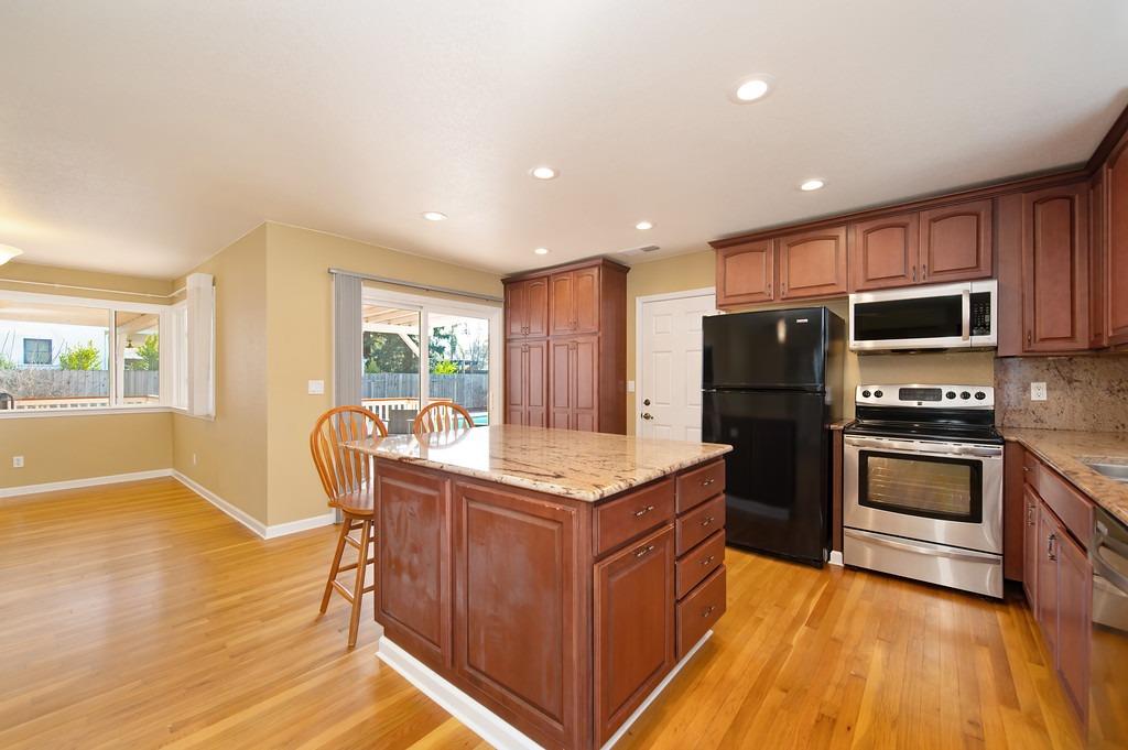 Detail Gallery Image 14 of 42 For 3650 La Habra Way, Sacramento,  CA 95864 - 4 Beds | 3 Baths