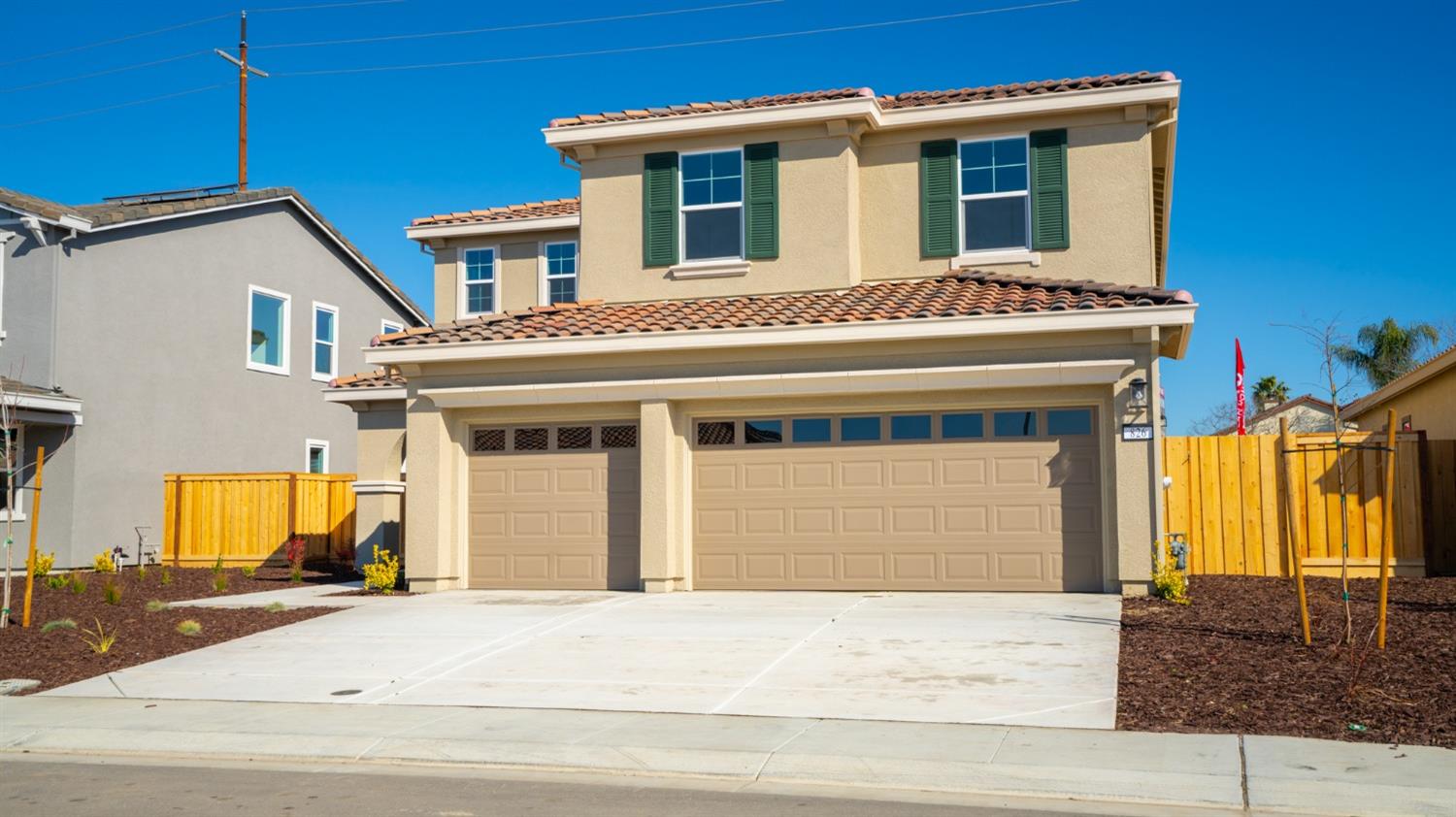 Detail Gallery Image 3 of 41 For 826 Turin Ave, Manteca,  CA 95337 - 5 Beds | 3 Baths