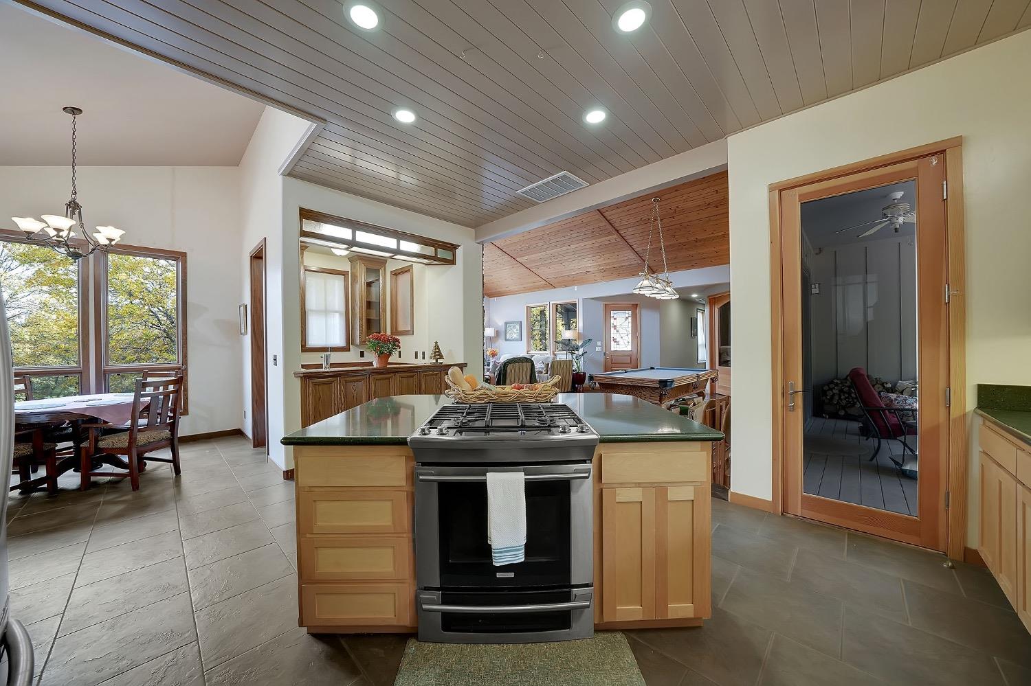 Detail Gallery Image 24 of 92 For 2863 April Ln, Mokelumne Hill,  CA 95232 - 2 Beds | 3 Baths